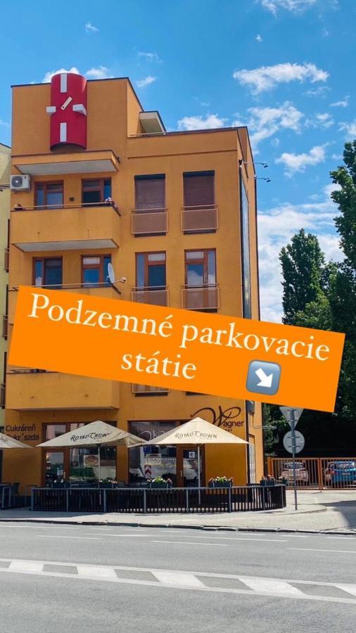 Apartment Gradus Dunajská Streda Esterno foto